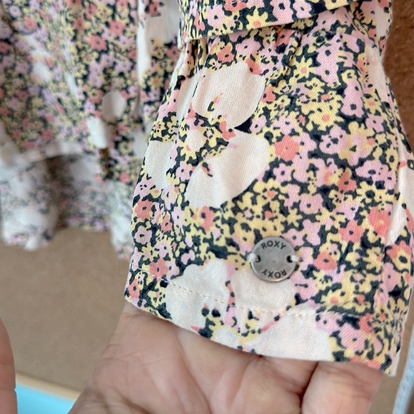 3/$8 - Roxy floral layered ruffle hem high low mini skirt - M - Picture 4 of 6